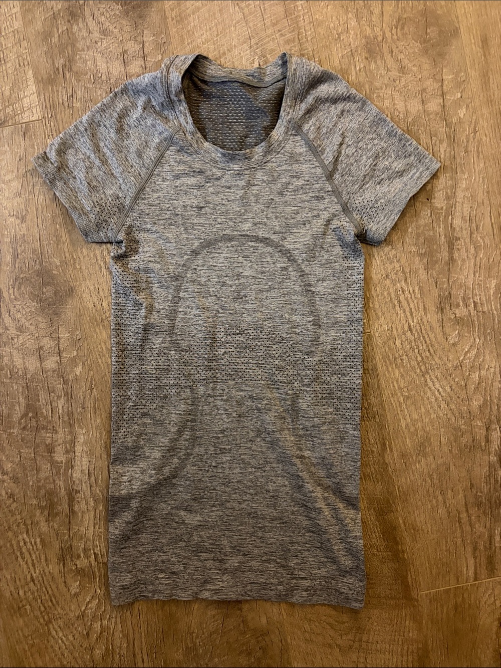 Lulu lemon swiftly tee